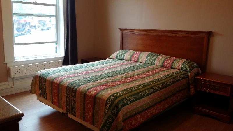 Europa Hotel — Guest room