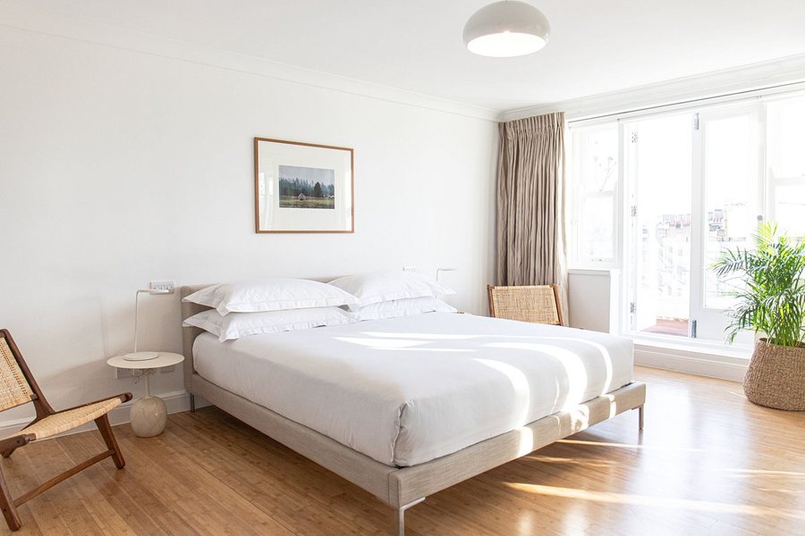 Europa House Hotel — Guest room