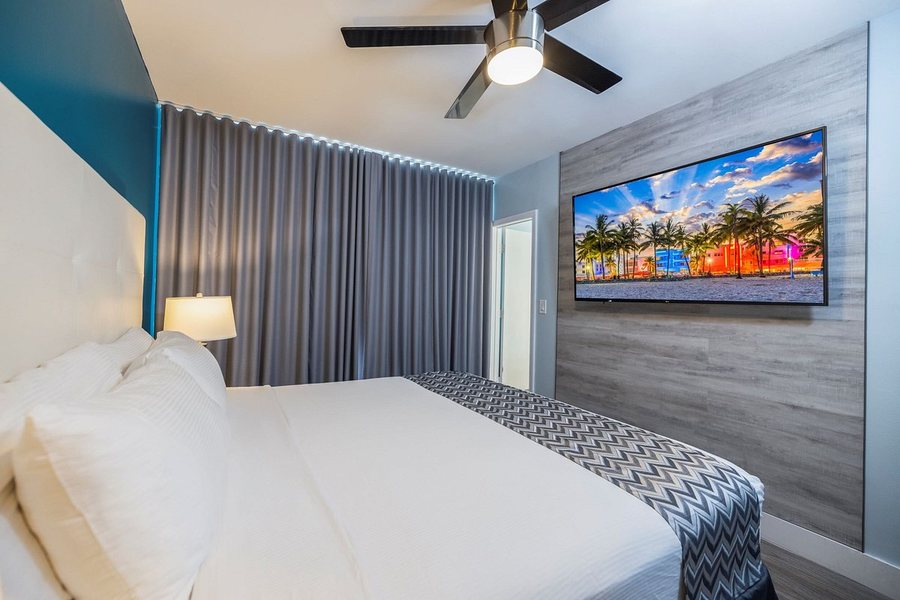 European Guesthouse Miami Beach Florida — Guest room