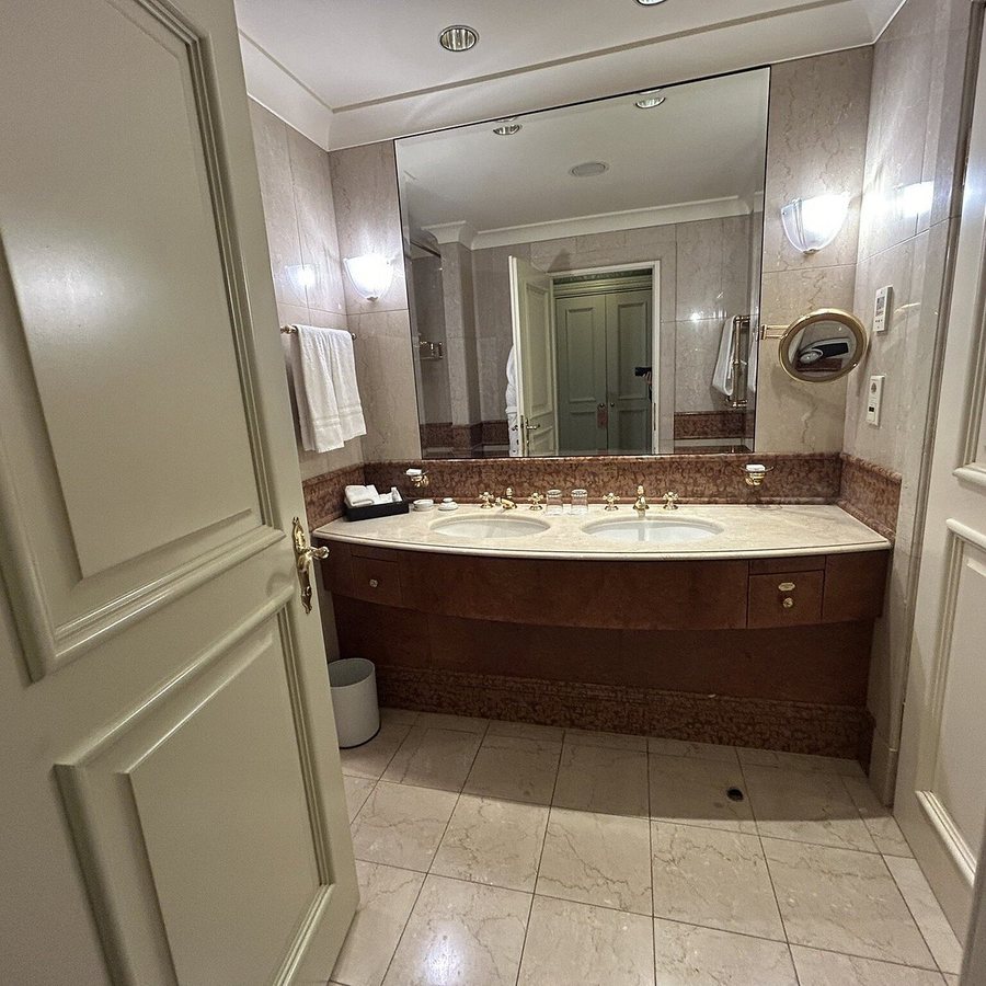Eurostars Grand Hotel Wien — Bathroom
