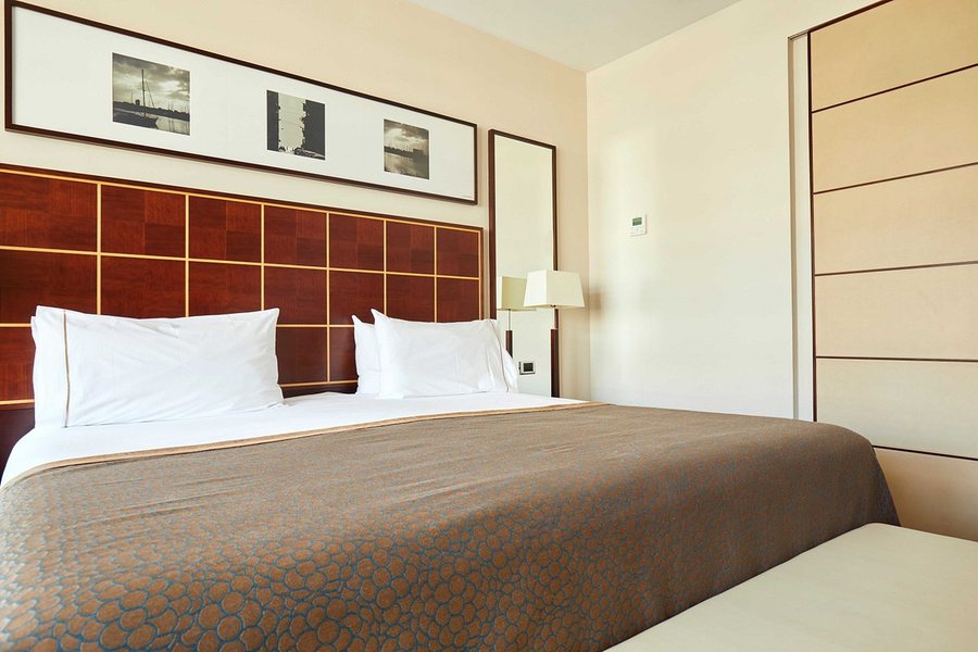 Eurostars Grand Marina Barcelona Catalonia — Guest room