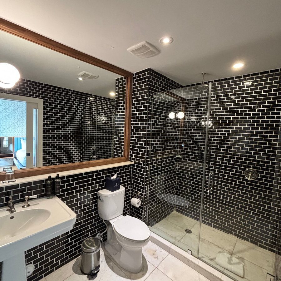 Eurostars Langford — Bathroom