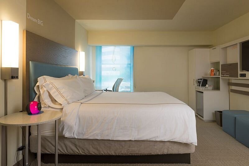 EVEN Hotel Norwalk by IHG — Guest room