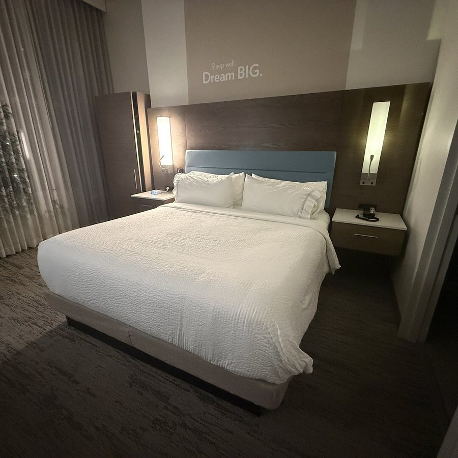 EVEN Hotel Pittsburgh Downtown by IHG — Guest room