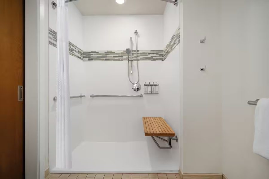 EVEN Hotel Seattle Downtown Lake Union by IHG Seattle Washington — Bathroom