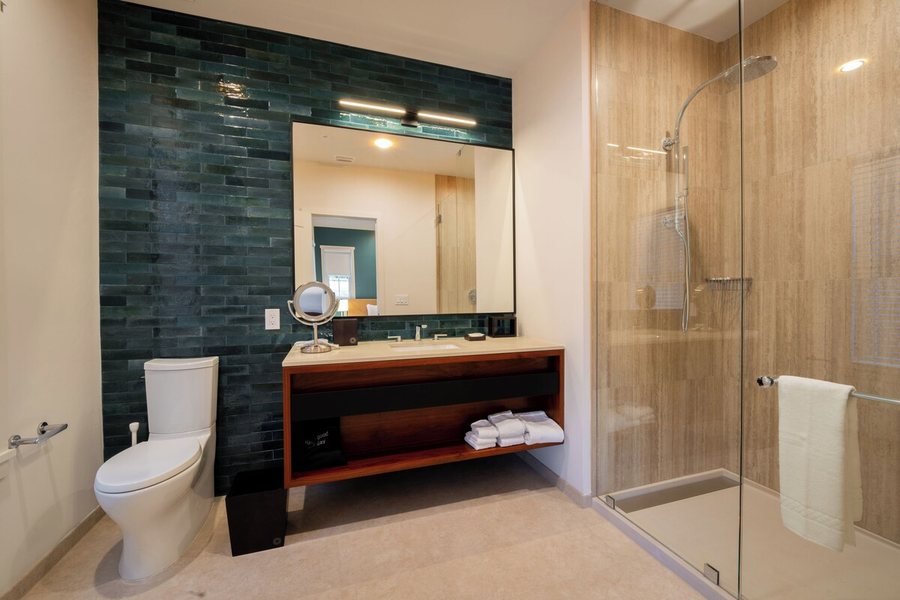 Evermore Guesthouse — Bathroom