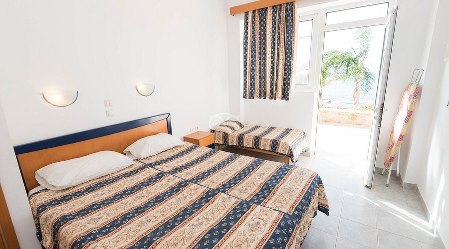 Evi Apartments Pefkos — Guest room