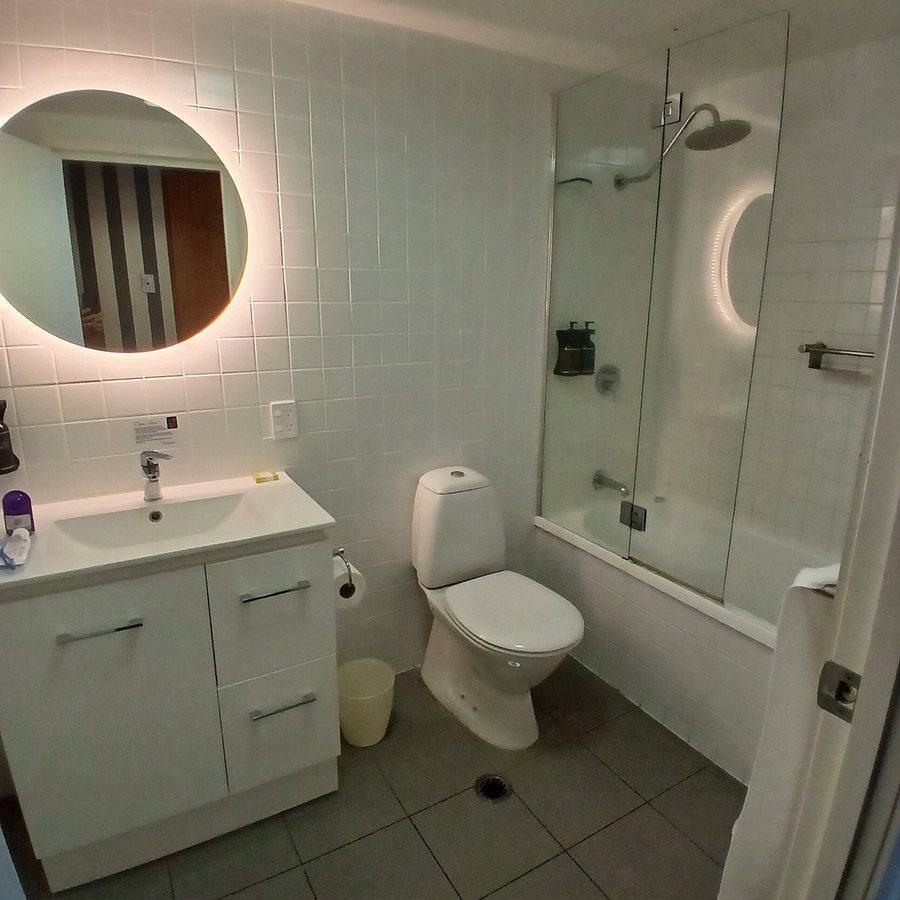 Evolution Apartments — Bathroom