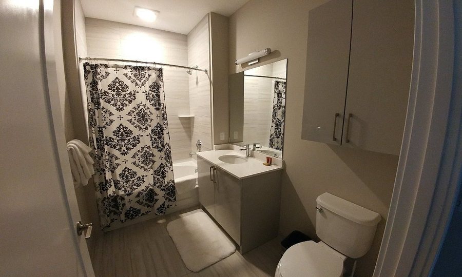 Evolve East Boston — Bathroom