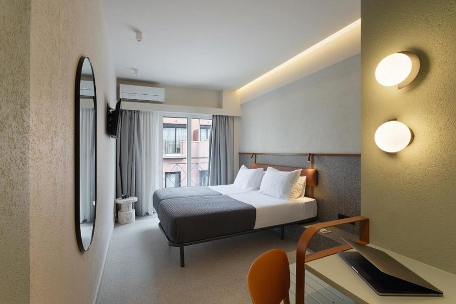 Evripides Hotel — Guest room