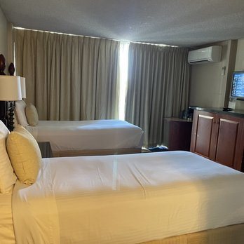 Ewa Hotel Waikiki — Guest room