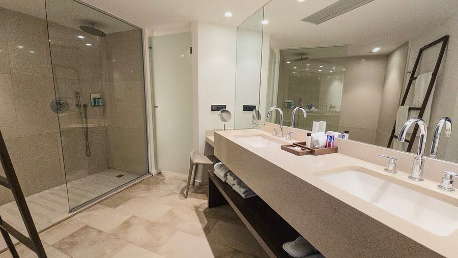 Excellence El Carmen — Bathroom