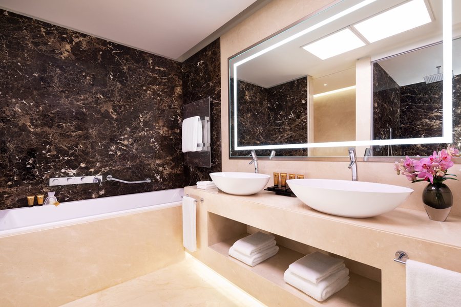 Excelsior Hotel Gallia a Luxury Collection Hotel Milan — Bathroom