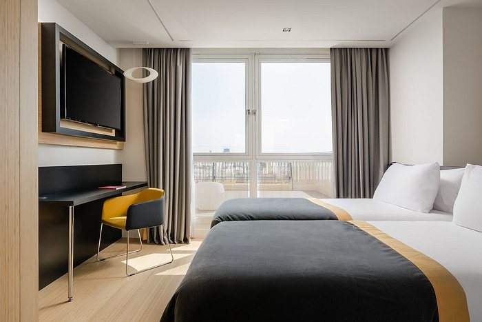 Exe Plaza Catalunya Barcelona Catalonia — Guest room