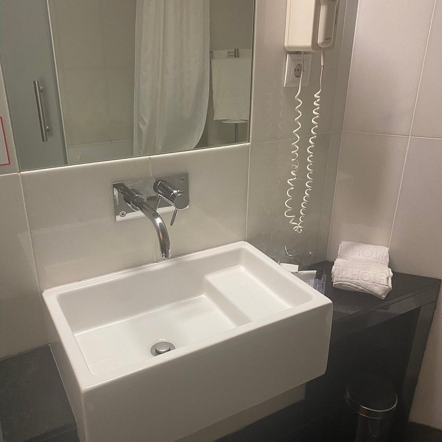 Exe Saldanha — Bathroom