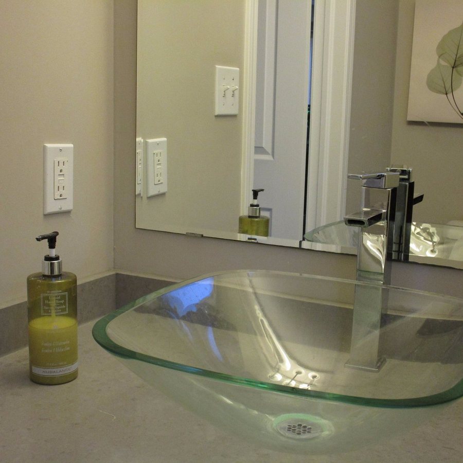 Executive Guest Houses Suites Boardwalk Homes — Bathroom