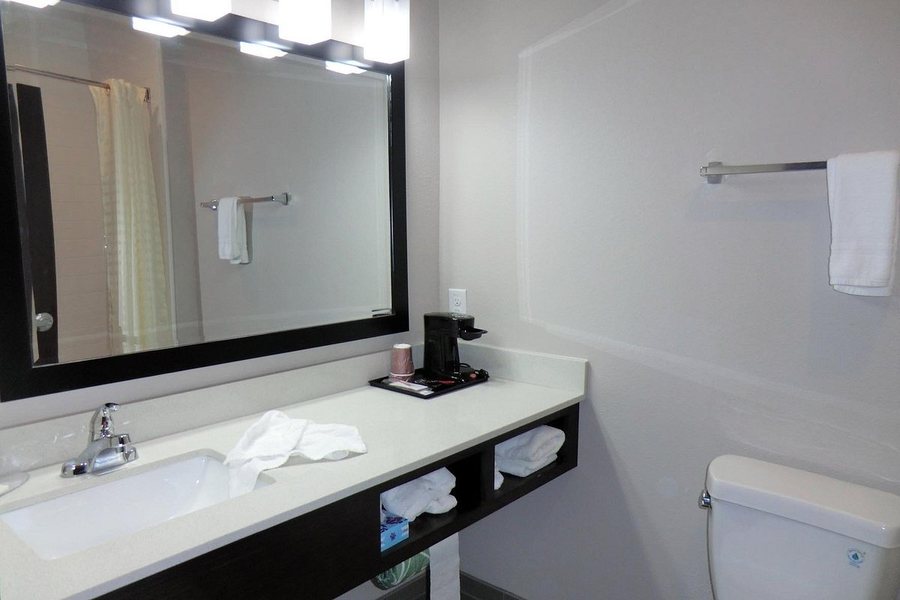 Executive Inn Fort Worth West — Bathroom