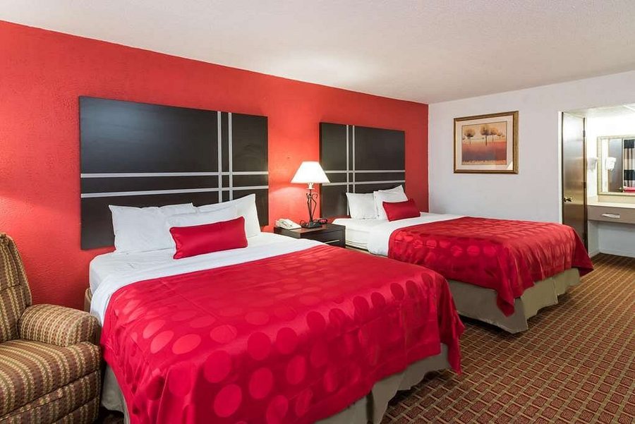 Executive Inn of Mountain Home — Guest room