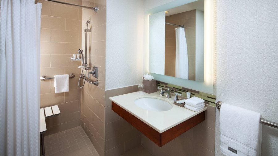 Executive Inn Suites Houston — Bathroom