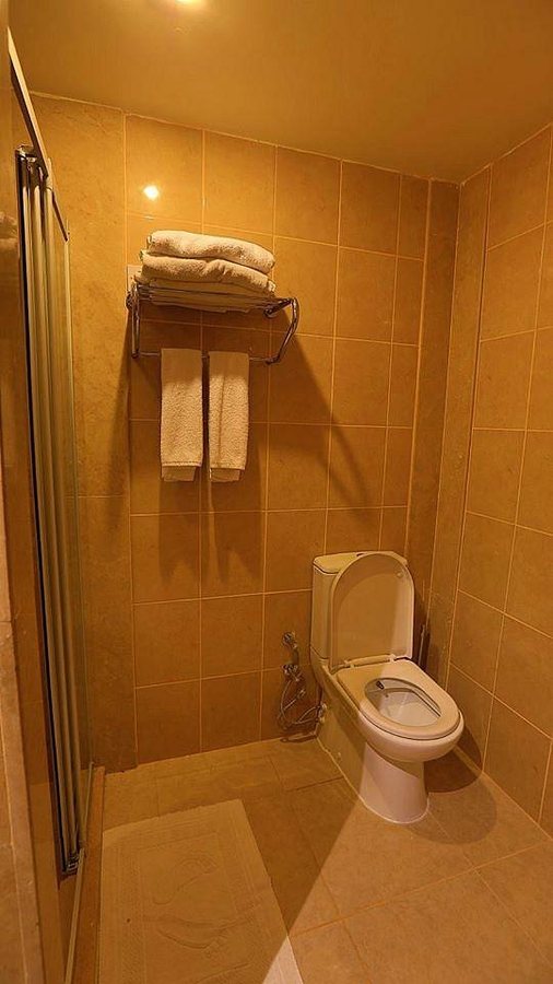Exotic Hotel Spa — Bathroom