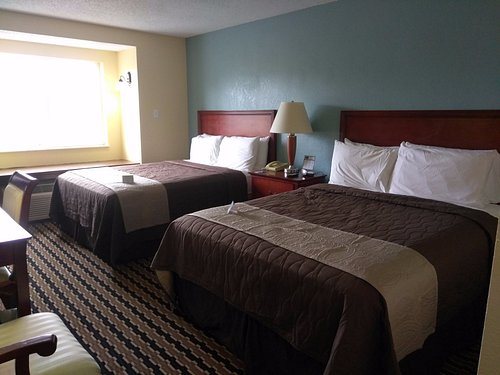 Expo Inn — Guest room