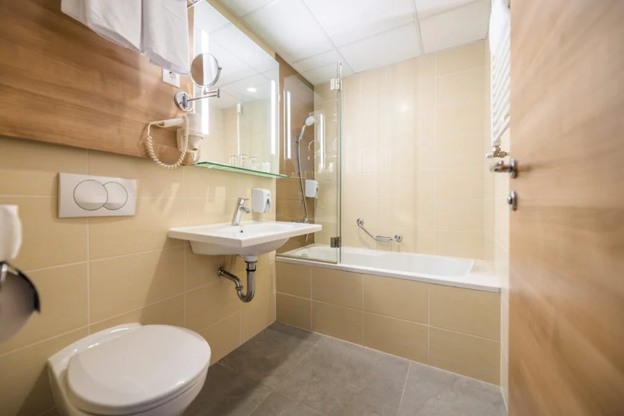 Expo Tower Hotel by Mellow Mood Hotels — Bathroom
