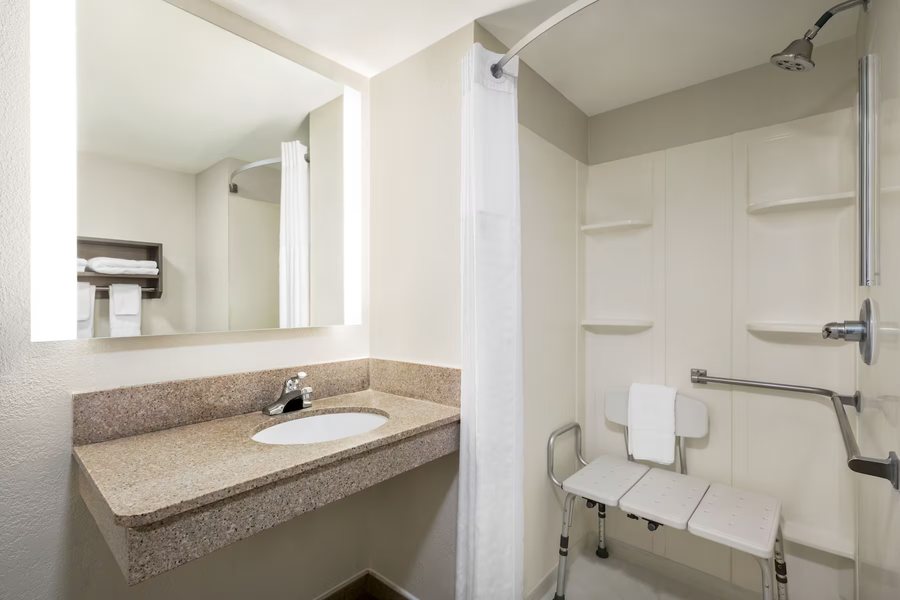 Extended Stay America Allentown Bethlehem — Bathroom