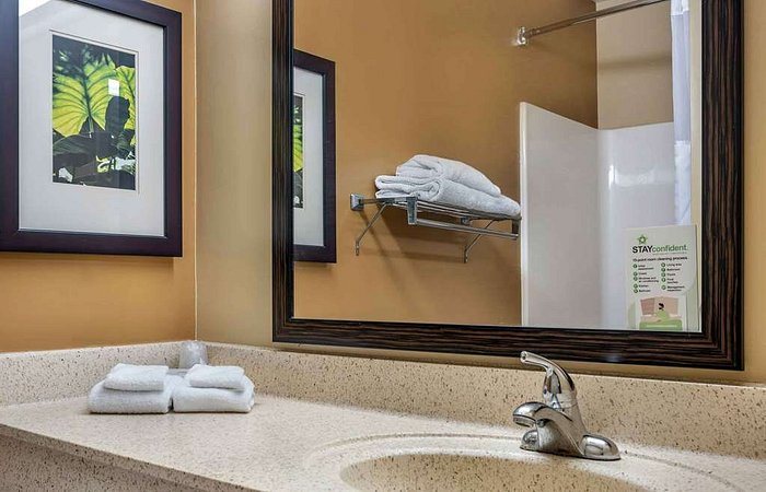 Extended Stay America Atlanta Clairmont — Bathroom