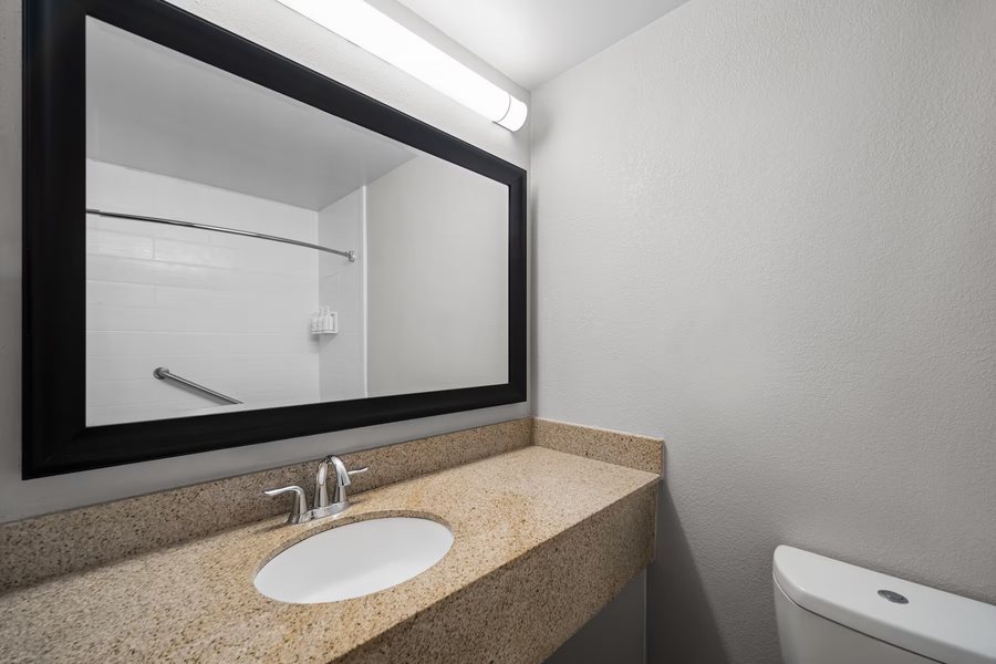 Extended Stay America Atlanta Morrow — Bathroom