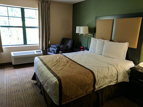 Extended Stay America Atlanta Perimeter Crestline — Guest room