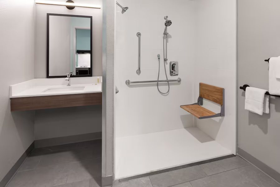 Extended Stay America Austin Round Rock South — Bathroom