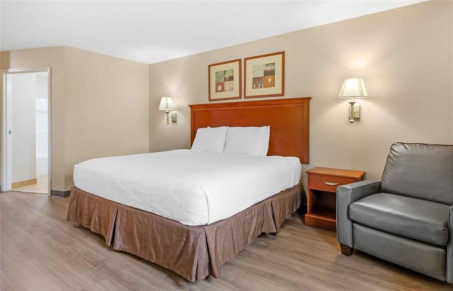 Extended Stay America Bartlesville Hwy 75 — Guest room