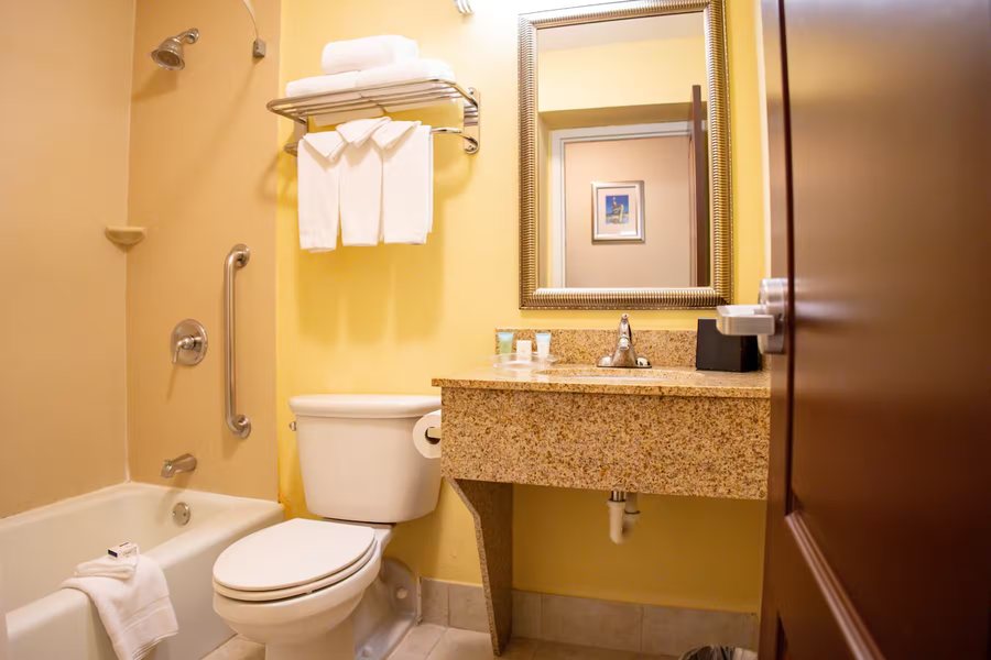 Extended Stay America Chicago Gurnee — Bathroom