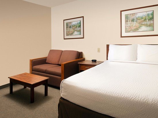 Extended Stay America Dayton North — Guest room