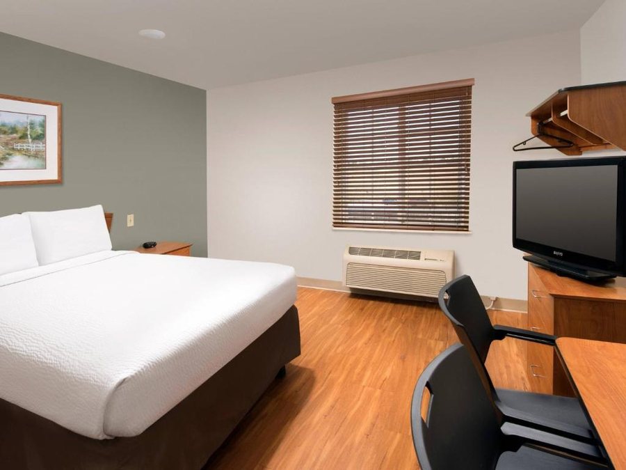 Extended Stay America Denver Aurora North — Guest room
