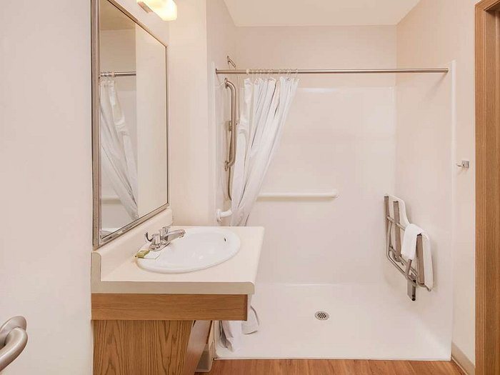 Extended Stay America Fayetteville Owen Dr NC — Bathroom