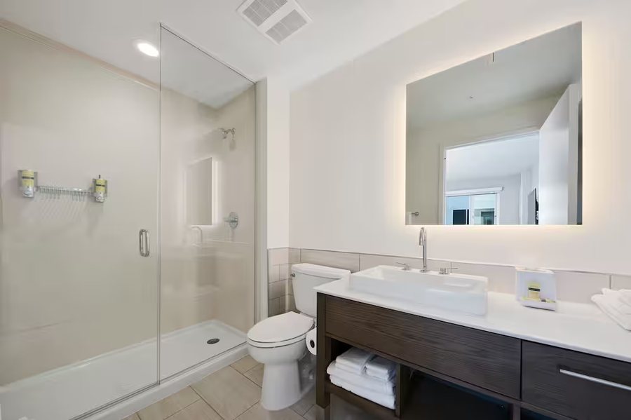 Extended Stay America Hampton Coliseum — Bathroom