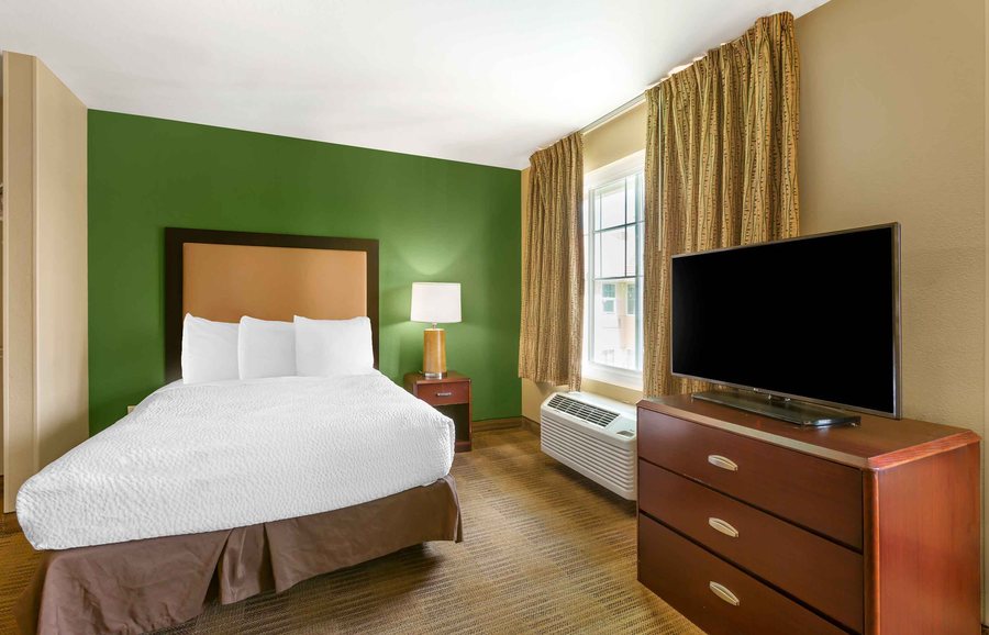 Extended Stay America Houston Kingwood — Guest room