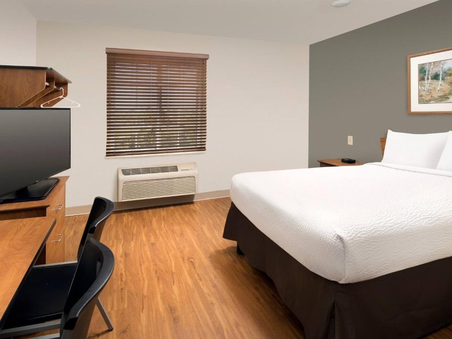 Extended Stay America Indianapolis Castleton — Guest room