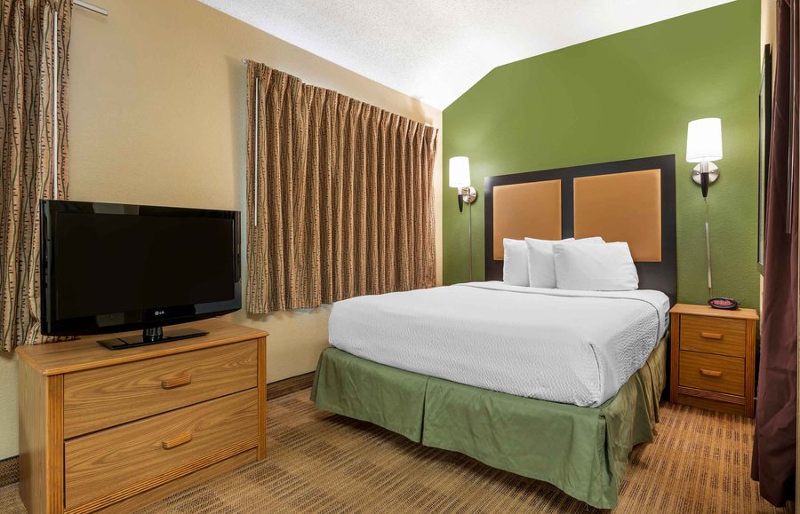 Extended Stay America Indianapolis West 86th St — Guest room