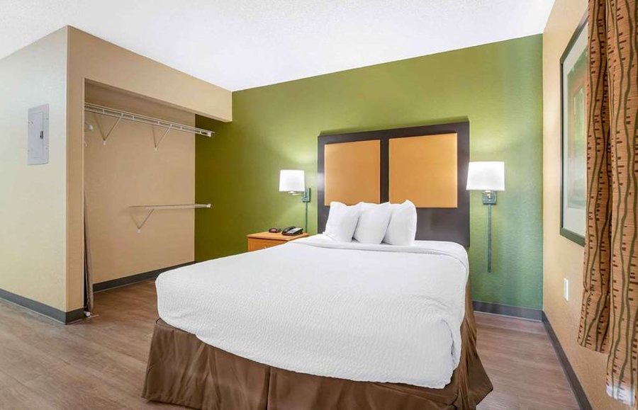 Extended Stay America Jacksonville Baymeadows — Guest room