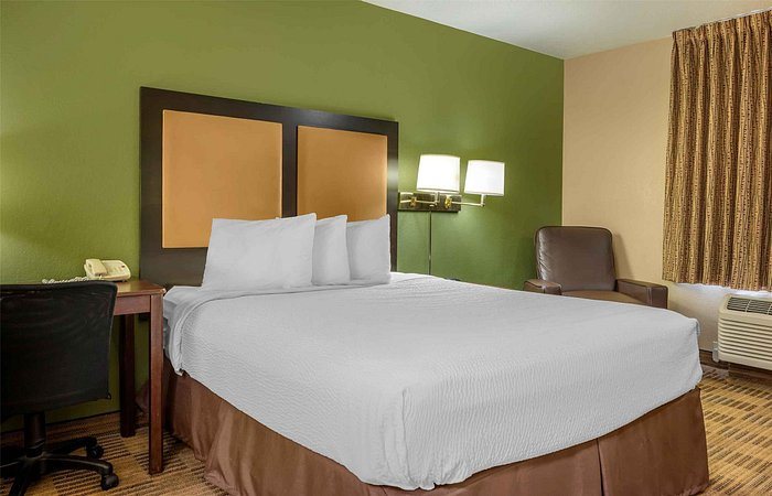 Extended Stay America Jacksonville Lenoir Avenue East — Guest room