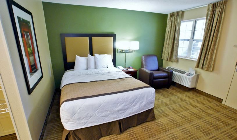 Extended Stay America Louisville Dutchman — Guest room