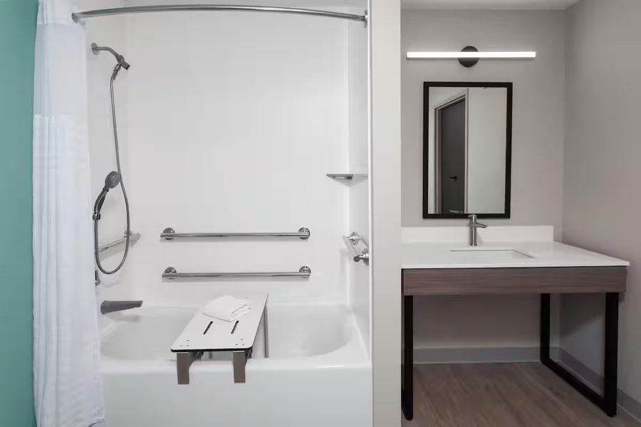 Extended Stay America Madison Old Sauk Rd — Bathroom
