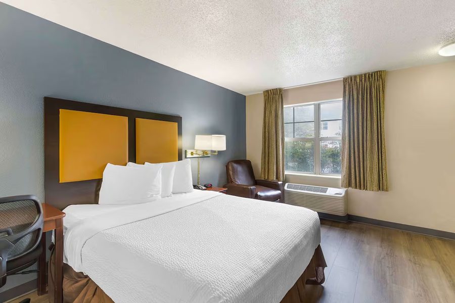 Extended Stay America Memphis Germantown West — Guest room