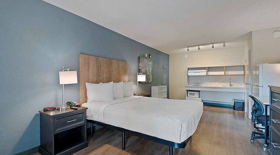 Extended Stay America Miami Airport Blue Lagoon Miami Florida — Guest room