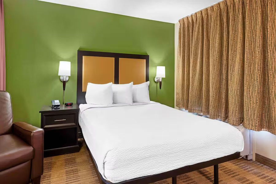 Extended Stay America North Chesterfield Arboretum — Guest room
