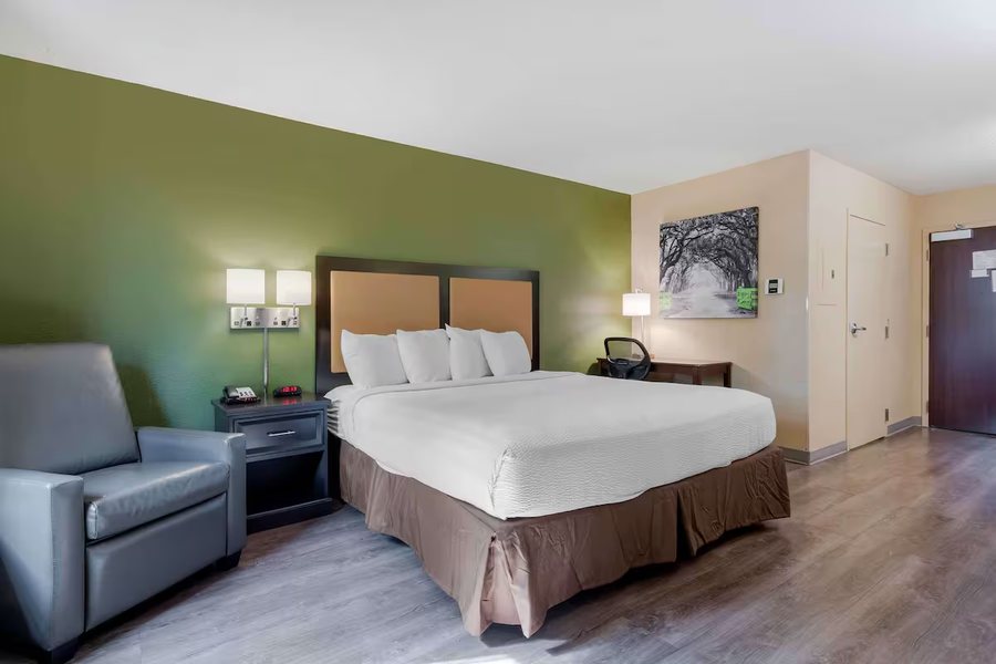 Extended Stay America Pleasant Hill Buskirk Ave — Guest room