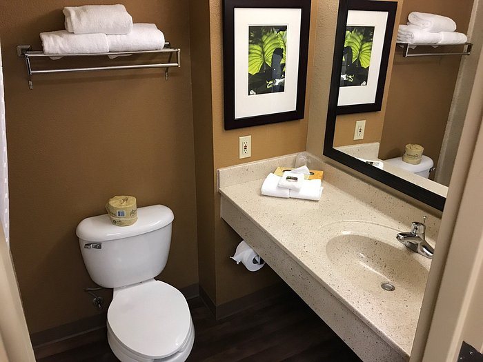 Extended Stay America Portland Beaverton — Bathroom