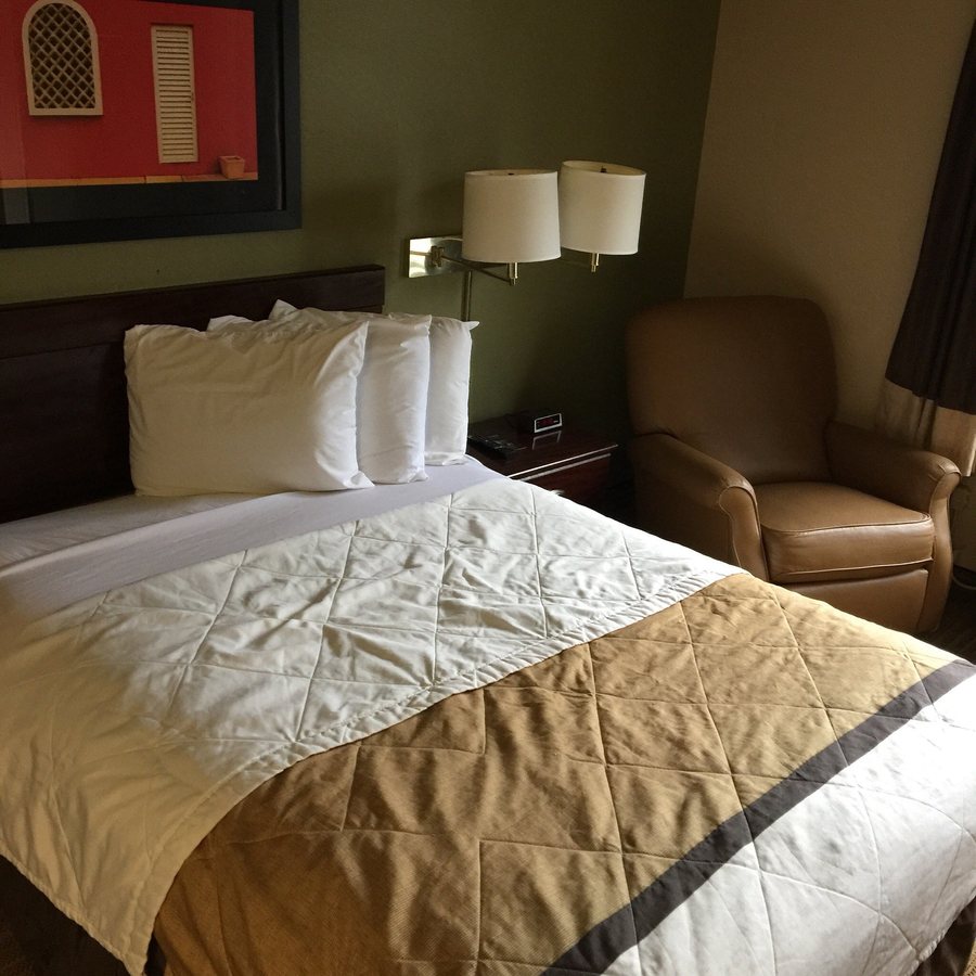 Extended Stay America Raleigh North Raleigh Wake Towne Drive — Guest room